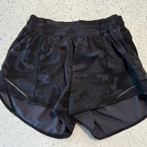 hotty hot low rise shorts lululemon